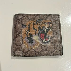 ORIGINAL GUCCI GG SUPREME CANVAS TIGER BIFOLD WALLET
